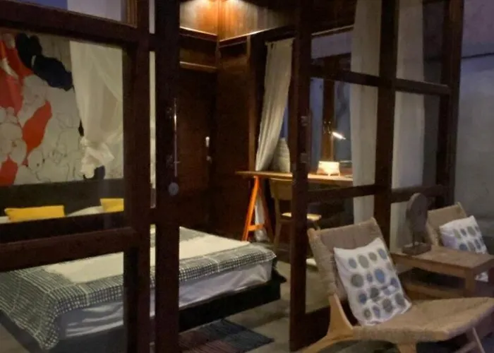 Ferienhaus Artistic Tiny House In *